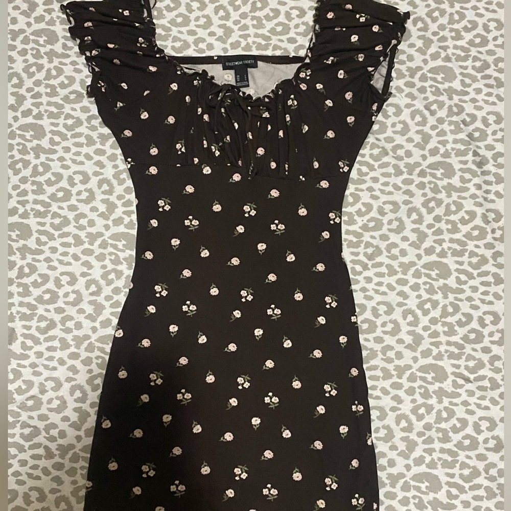Floral Brown Dress with Pink Petals and Ruffled Neckline and Sleeves